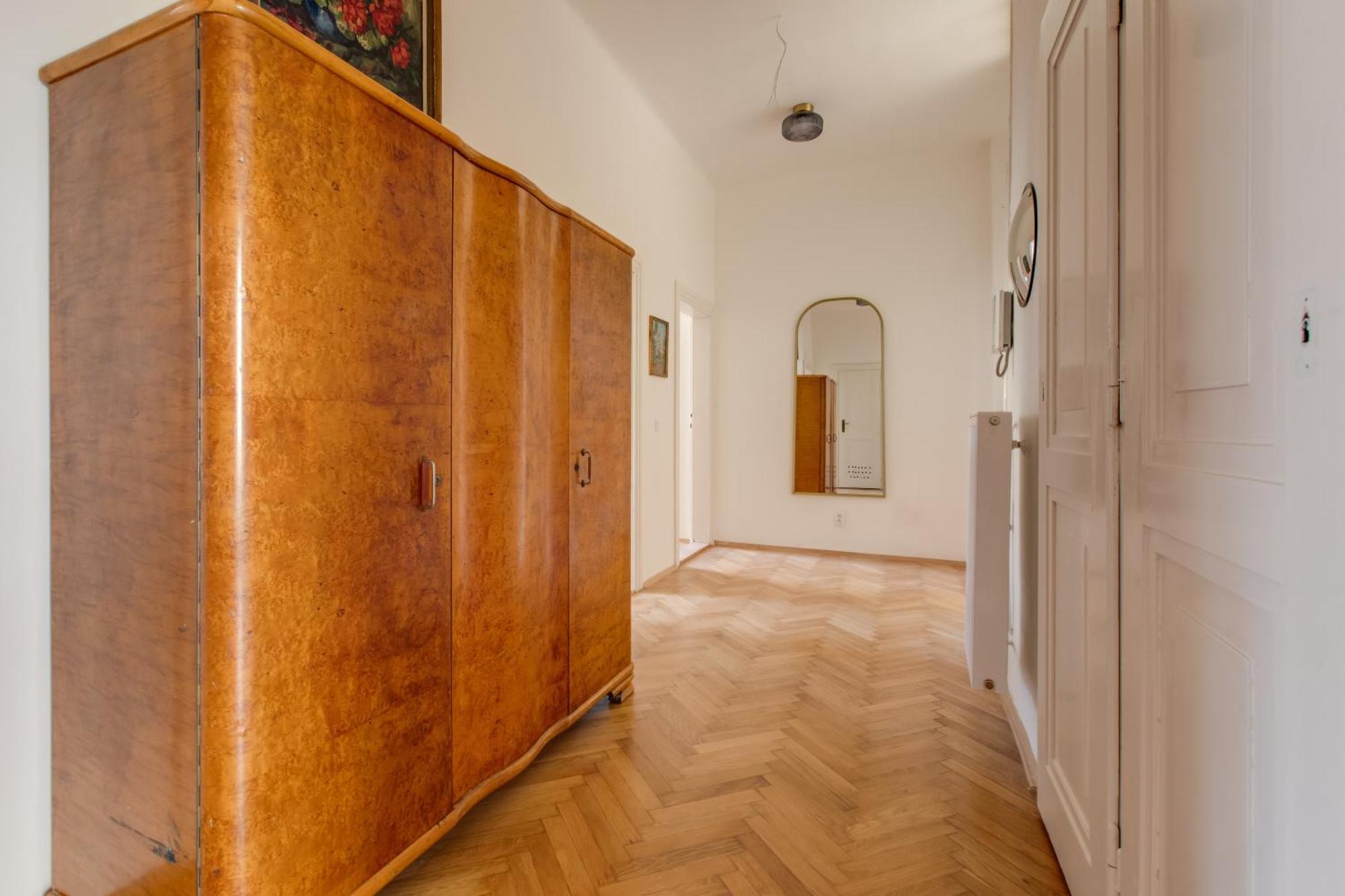 Apartment Heart Of Old Town Comfy 2bdr 2bath Prag